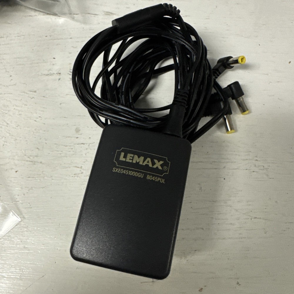 Lemax Spooky Town Switching Mode Power Adapter Black 3 Yellow‎ Plug SXE0451000GU